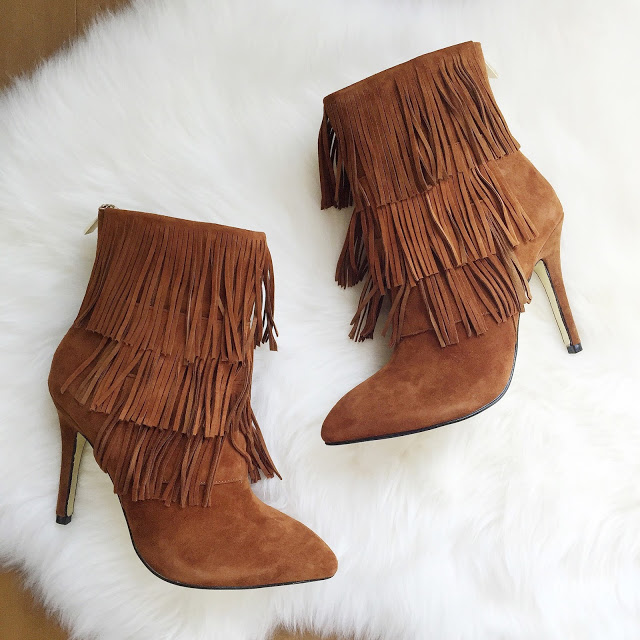 Fringe booties... I need these in the fall