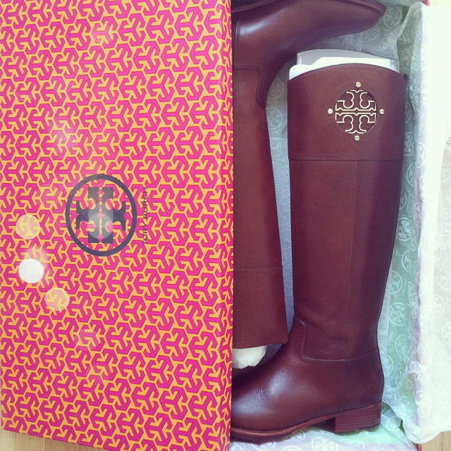 Tory Burch Fall Sale – 30% Off Everything – Southern Curls & Pearls