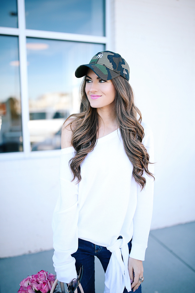 15 Trendy Baseball Hat Outfits For Spring - Styleoholic