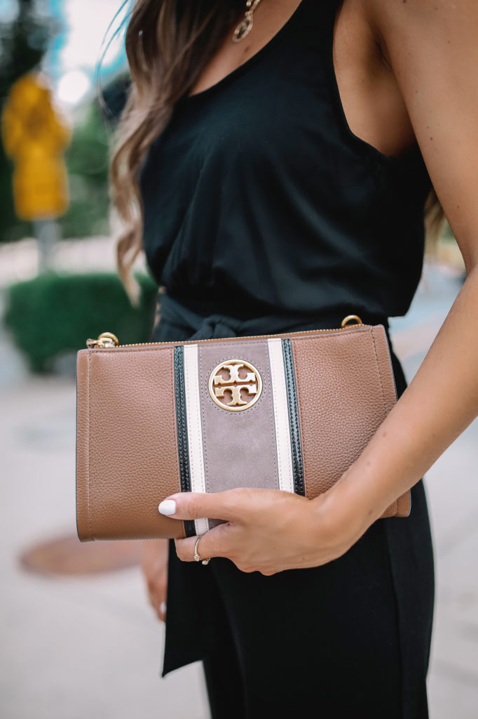 Descubrir 102+ imagen tory burch carson stripe leather crossbody bag